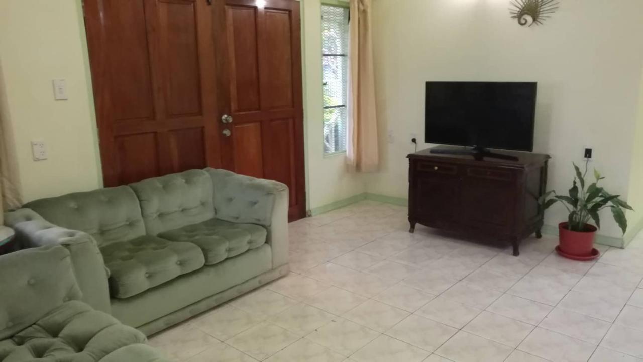 Malau Lodge Nuku'alofa Ngoại thất bức ảnh